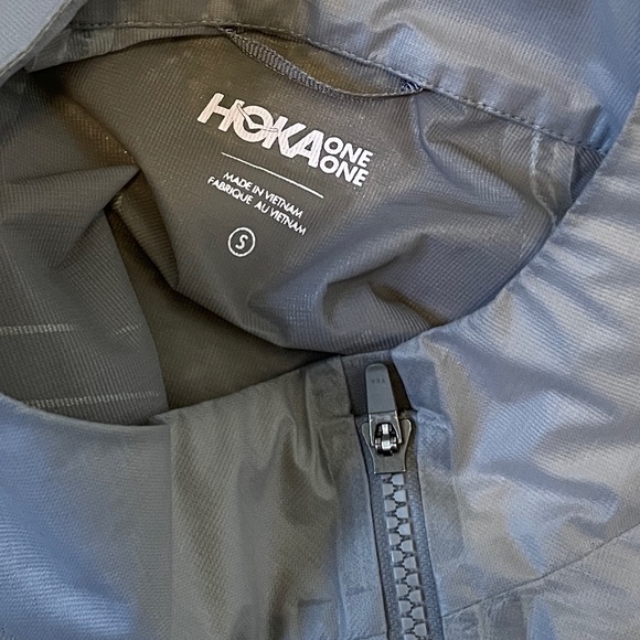 Hoka One One Performance Shield Jacket - Picture 2 of 10